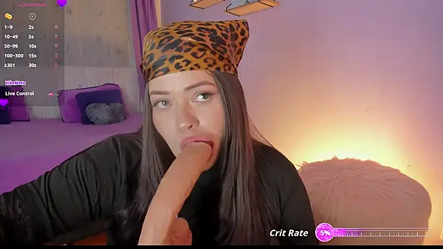 dennisbonnet  online show from December 21, 5:14 am