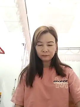 Snapshot of Sexy-ladyboobs20 chatting on January 26, 10:57 pm Sexy-ladyboobs20 online show from January 26, 10:57 pm