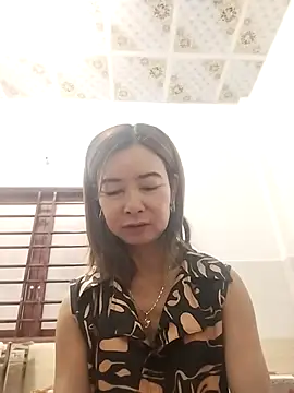 Snapshot of Sexy-ladyboobs20 chatting on November 6, 1:39 am Sexy-ladyboobs20 online show from November 6, 1:39 am