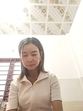 Snapshot of Sexy-ladyboobs20 chatting on November 26, 2:23 am Sexy-ladyboobs20 online show from November 26, 2:23 am