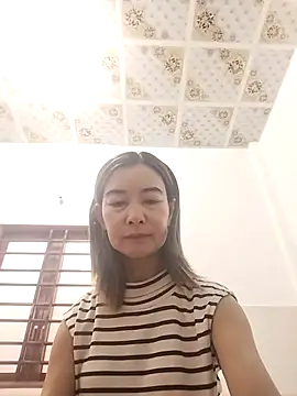 Snapshot of Sexy-ladyboobs20 chatting on November 30, 1:42 am Sexy-ladyboobs20 online show from November 30, 1:42 am