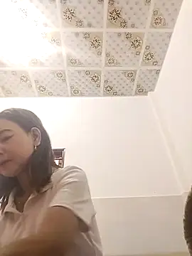 Snapshot of Sexy-ladyboobs20 chatting on December 1, 1:21 am Sexy-ladyboobs20 online show from December 1, 1:21 am