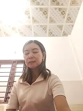 Snapshot of Sexy-ladyboobs20 chatting on December 4, 1:48 am Sexy-ladyboobs20 online show from December 4, 1:48 am