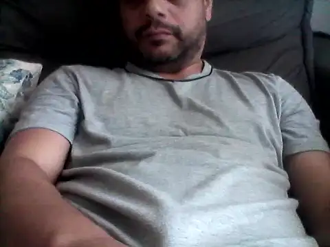 HornyBeachBoyBR online show from September 15, 1:22 pm