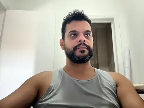 Snapshot of HornyBeachBoyBR chatting on May 2, 2:00 pm HornyBeachBoyBR online show from May 2, 2:00 pm