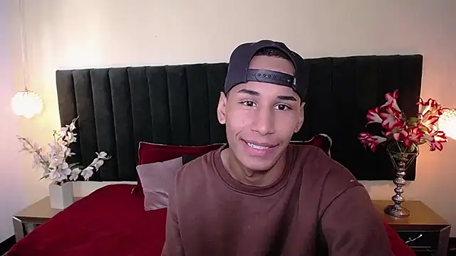 Snapshot of soft_attraction chatting on November 8, 7:56 pm soft attraction online show from November 8, 7:56 pm