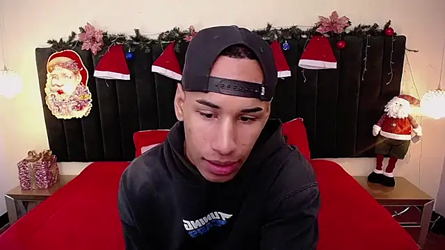 Snapshot of soft_attraction chatting on December 3, 7:45 pm soft attraction online show from December 3, 7:45 pm