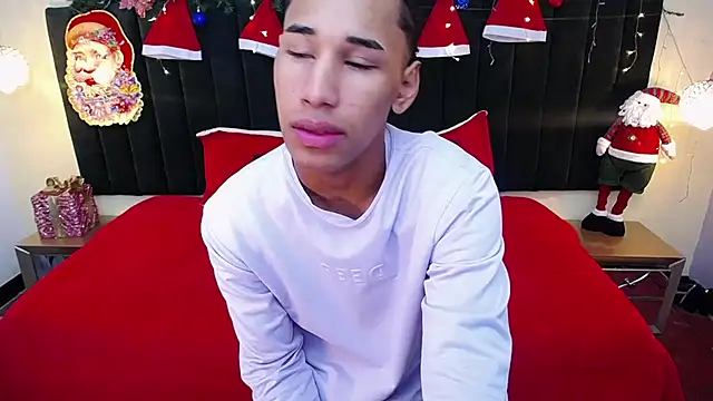 Snapshot of soft_attraction chatting on December 4, 8:17 pm soft attraction online show from December 4, 8:17 pm