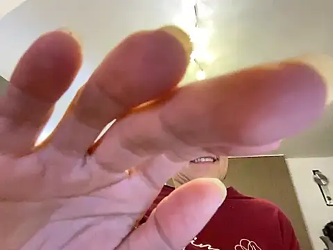 Snapshot of Marilou1983 chatting on February 8, 8:23 pm Marilou1983 online show from February 8, 8:23 pm