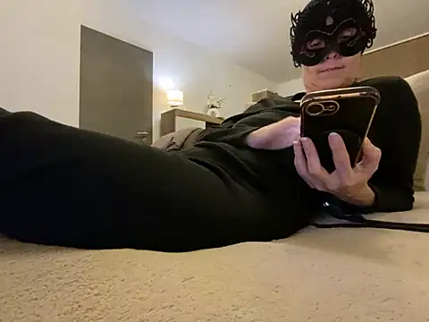 Snapshot of Marilou1983 chatting on February 16, 10:06 pm Marilou1983 online show from February 16, 10:06 pm