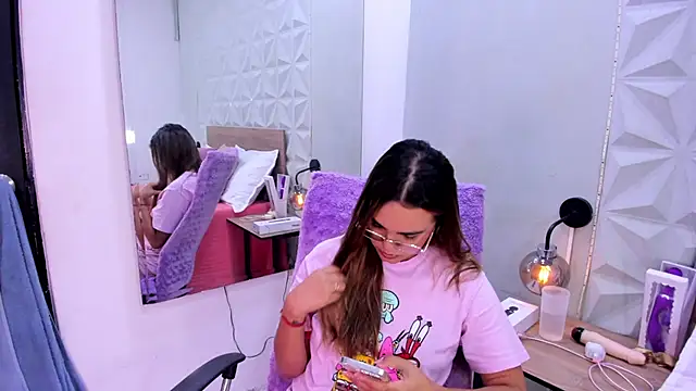 Stacey white  online show from February 19, 8:16 pm