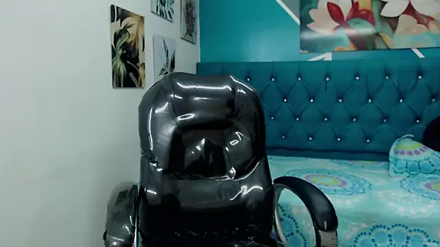 Noha scott online show from February 4, 10:45 pm