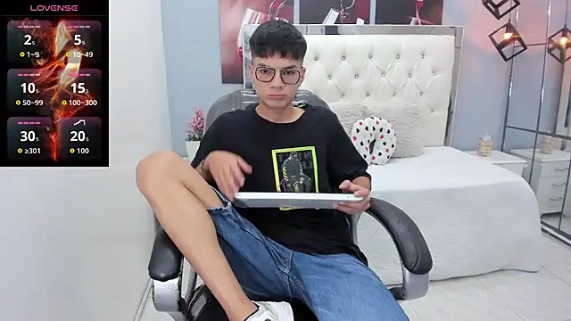 Noha scott online show from March 5, 11:01 pm