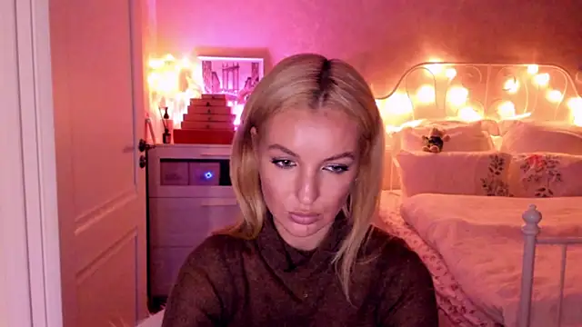 aestetick online show from November 6, 12:39 pm