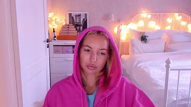 aestetick online show from January 19, 9:57 am