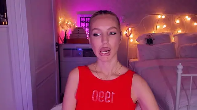 aestetick online show from February 6, 11:13 am