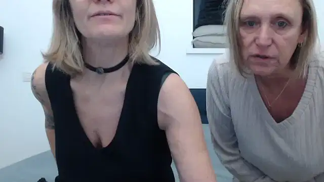 Snapshot of godinflower chatting on November 24, 9:09 am godinflower online show from November 24, 9:09 am