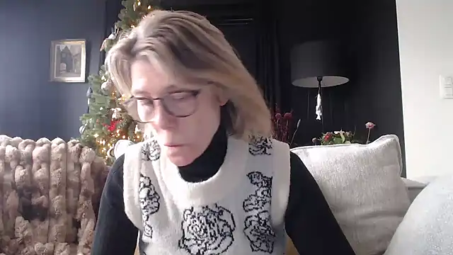 Snapshot of godinflower chatting on November 26, 12:28 pm godinflower online show from November 26, 12:28 pm