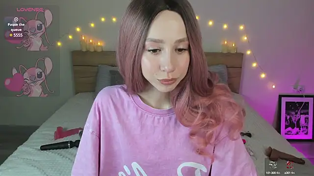 Amelia Martinz online show from January 4, 2:46 pm