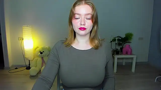 AidaPerry online show from October 4, 3:43 pm