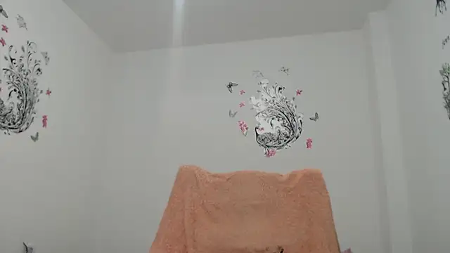 Snapshot of BustyAmanda chatting on December 19, 1:07 pm BustyAmanda online show from December 19, 1:07 pm