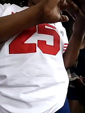 Snapshot of Broan_me chatting on January 9, 6:05 am Broan me online show from January 9, 6:05 am