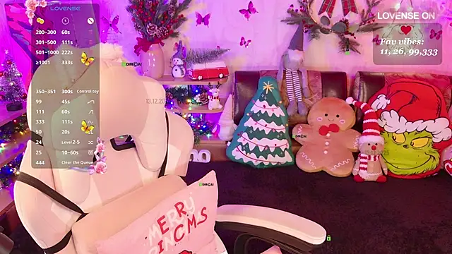 Snapshot of Miss_SweetPeach chatting on December 13, 7:53 pm Miss SweetPeach online show from December 13, 7:53 pm