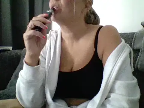 Snapshot of scrummymummy2 chatting on September 23, 12:08 pm scrummymummy2 online show from September 23, 12:08 pm