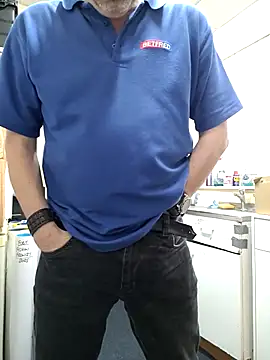 Snapshot of JulianJ50 chatting on November 26, 8:15 am JulianJ50 online show from November 26, 8:15 am