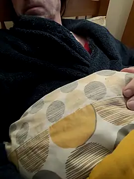 Snapshot of JulianJ50 chatting on December 14, 8:52 am JulianJ50 online show from December 14, 8:52 am