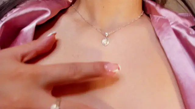 dakotaa   online show from December 13, 7:53 pm