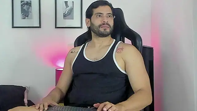 Dereck vega online show from July 3, 10:38 pm