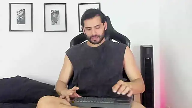 Dereck vega online show from July 9, 11:09 pm