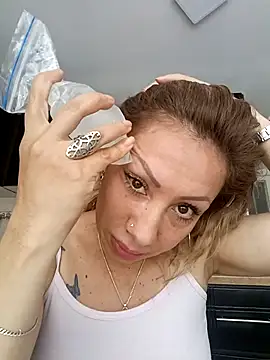 Snapshot of coral_smitth chatting on March 1, 4:33 pm coral smitth online show from March 1, 4:33 pm