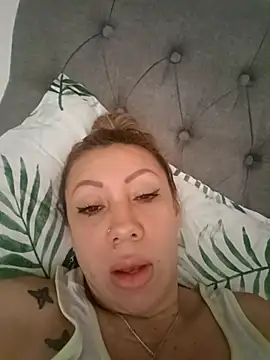 Snapshot of coral_smitth chatting on March 6, 2:18 pm coral smitth online show from March 6, 2:18 pm