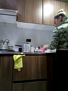 Snapshot of coral_smitth chatting on October 21, 6:08 pm coral smitth online show from October 21, 6:08 pm