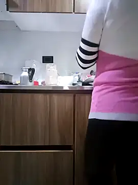 Snapshot of coral_smitth chatting on November 1, 7:27 pm coral smitth online show from November 1, 7:27 pm