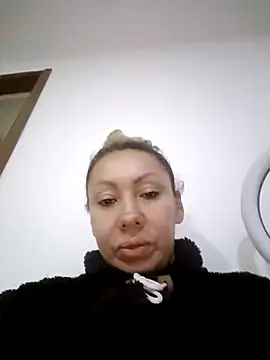 Snapshot of coral_smitth chatting on November 6, 3:02 pm coral smitth online show from November 6, 3:02 pm