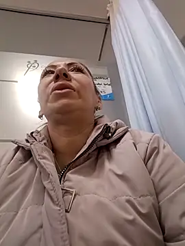 Snapshot of coral_smitth chatting on November 8, 1:11 pm coral smitth online show from November 8, 1:11 pm