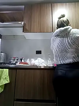 Snapshot of coral_smitth chatting on November 13, 7:02 pm coral smitth online show from November 13, 7:02 pm