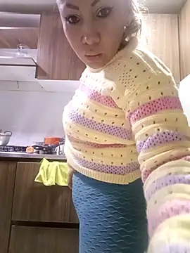 Snapshot of coral_smitth chatting on December 5, 6:48 pm coral smitth online show from December 5, 6:48 pm