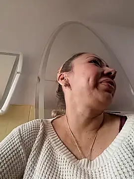 coral smitth online show from February 19, 9:11 pm