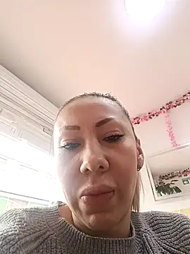 coral smitth online show from March 18, 6:00 pm