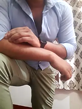 Guyinshortss online show from July 9, 7:51 pm