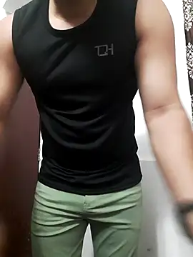 Guyinshortss online show from July 25, 8:39 pm