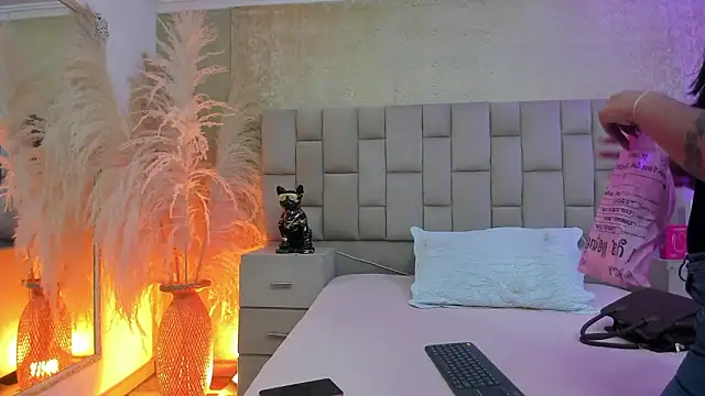 Snapshot of EmmaTorres_ chatting on January 17, 9:29 pm EmmaTorres online show from January 17, 9:29 pm