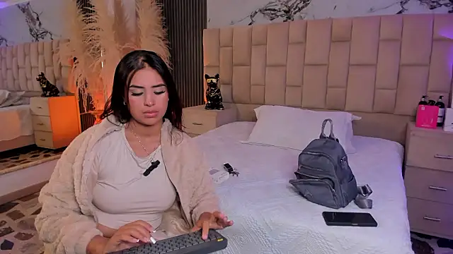 Snapshot of EmmaTorres_ chatting on February 1, 10:08 pm EmmaTorres online show from February 1, 10:08 pm