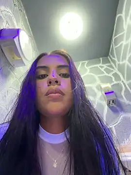 Snapshot of EmmaTorres_ chatting on February 3, 8:58 pm EmmaTorres online show from February 3, 8:58 pm