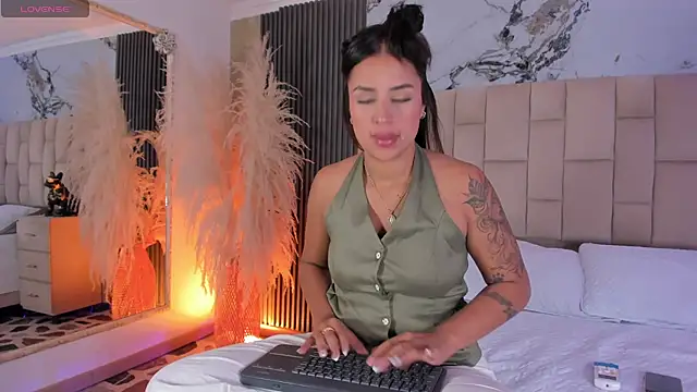 Snapshot of EmmaTorres_ chatting on February 23, 9:12 pm EmmaTorres online show from February 23, 9:12 pm