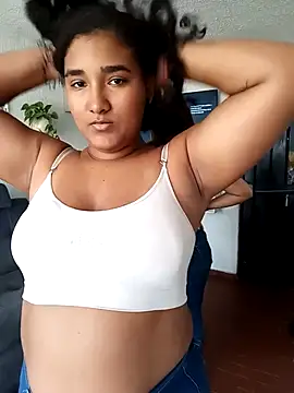 samanthaeliott22 online show from March 21, 9:23 pm